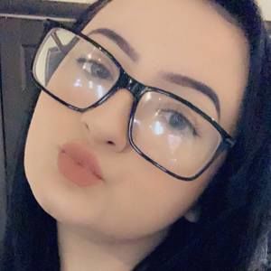 Meet your Posher, Carli